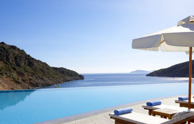 daios-cove-luxury-resort-pool